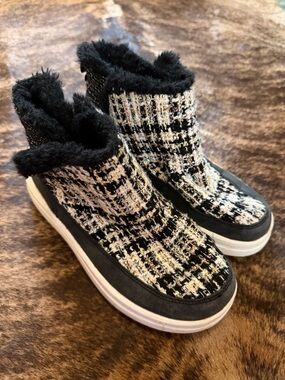 Hey Dude Black and Cream Tweed High-Top Slip-On Sneakers
